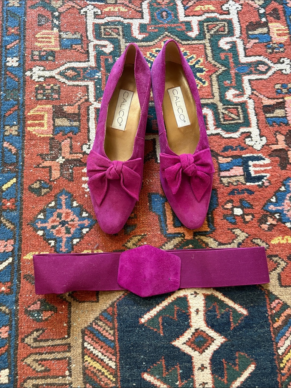 80s Calico Fuchsia magenta pink Suede leather knot bow pumps shoes matching belt